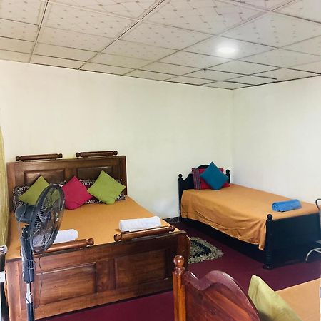 Malee Homestay 波隆纳鲁沃 外观 照片
