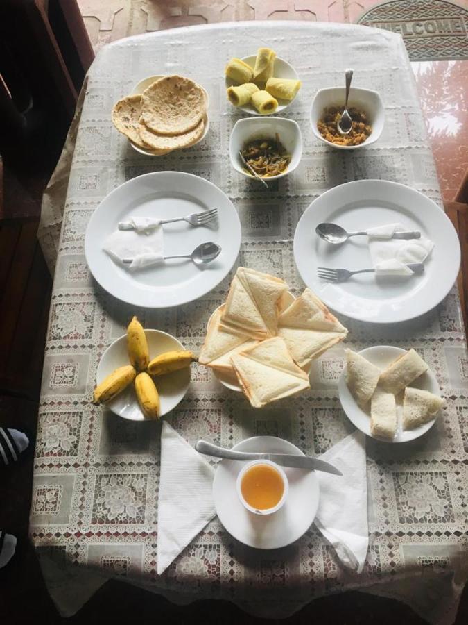 Malee Homestay 波隆纳鲁沃 外观 照片