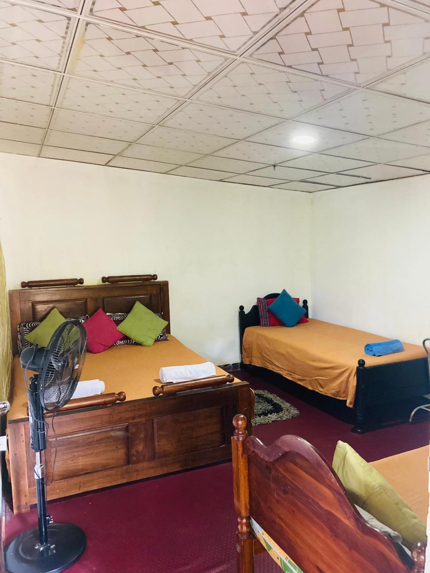 Malee Homestay 波隆纳鲁沃 外观 照片