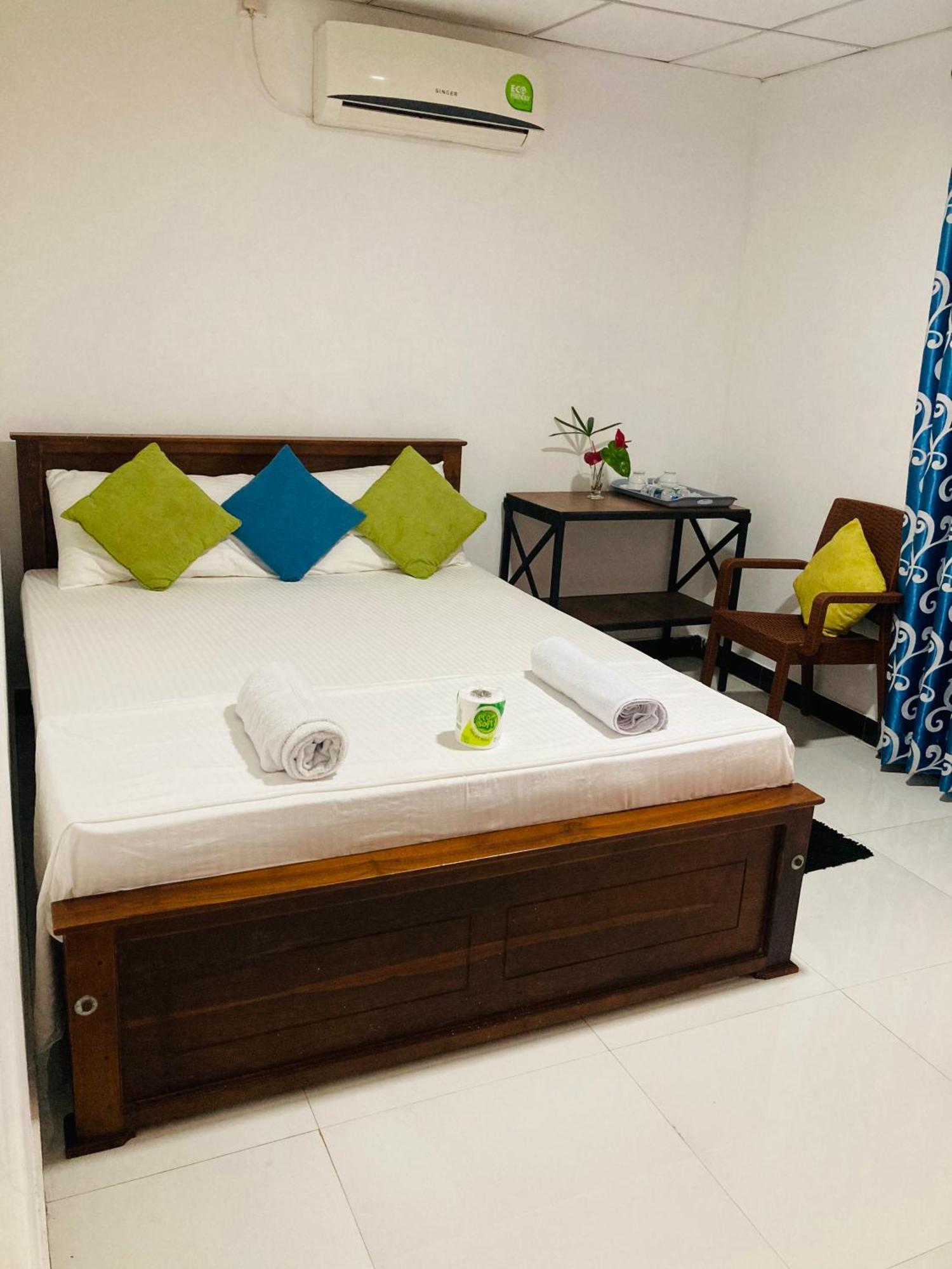 Malee Homestay 波隆纳鲁沃 外观 照片