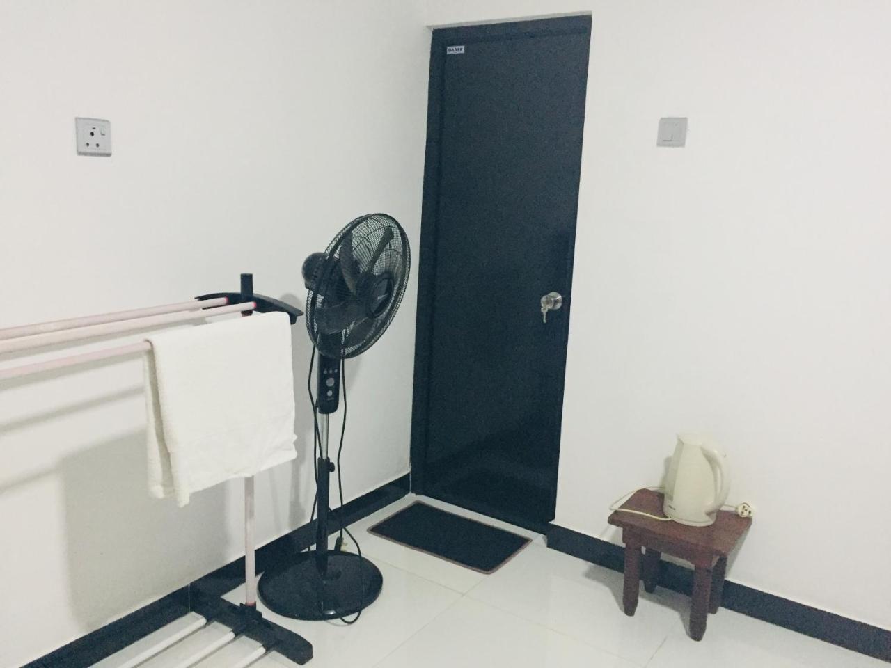 Malee Homestay 波隆纳鲁沃 外观 照片