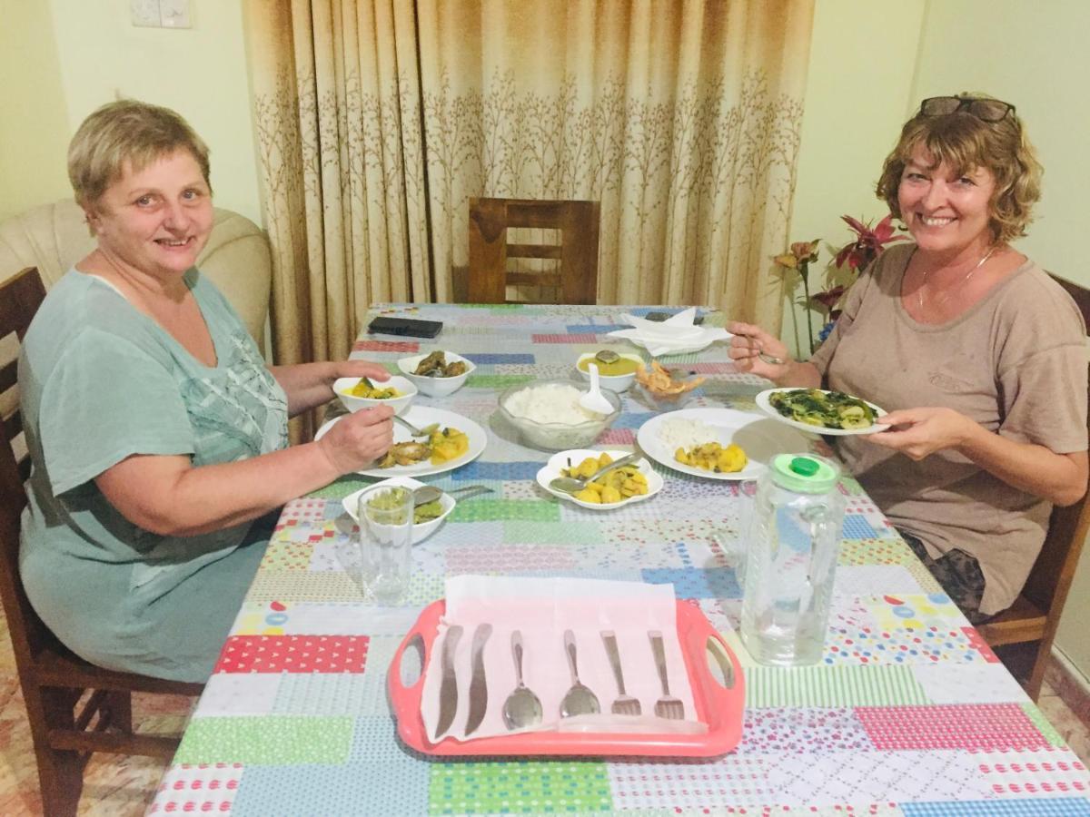 Malee Homestay 波隆纳鲁沃 外观 照片