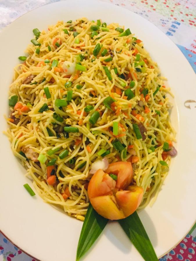 Malee Homestay 波隆纳鲁沃 外观 照片